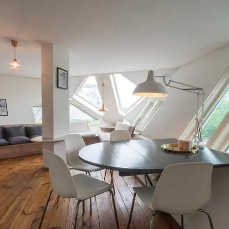 Cubehouse City-centre Apartment *